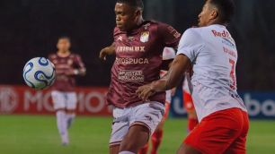 Com reservas, Bragantino perde para o Carabobo em estreia na Sul-Americana