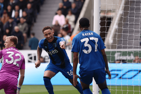 Rayan dá assistência em vitória do Bournemouth na Premier League