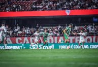 Com um a mais, São Paulo vence Juventude e abre vantagem na Copa do Brasil