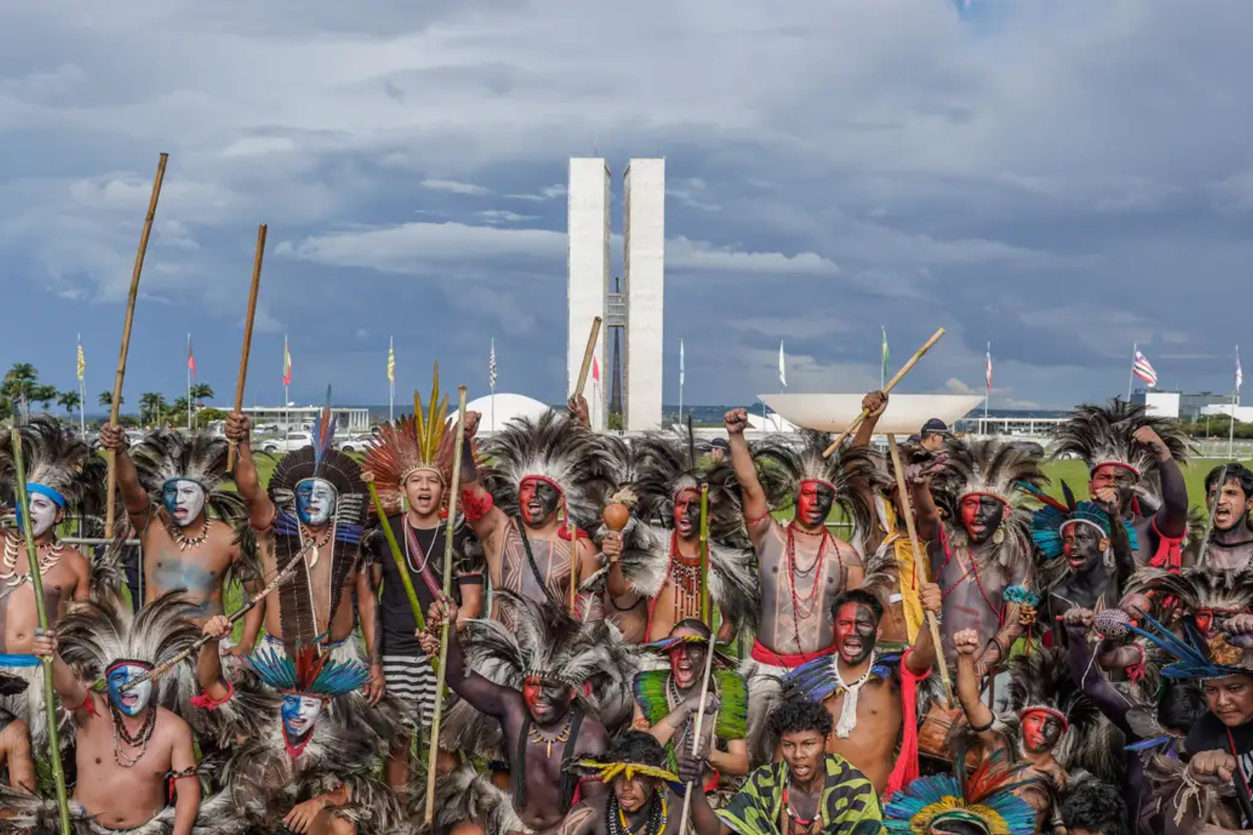 Dia dos Povos Indígenas é marcado por protestos que pedem demarcação