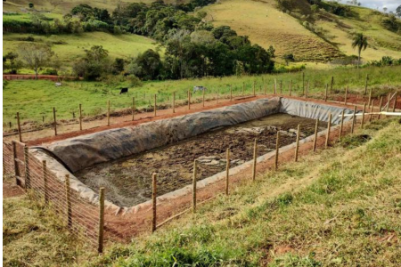 Esterqueira dejetos bovinos Queluzito