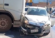 Acidente envolvendo três veículos provoca trânsito lento no bairro Iguaçu, em Ipatinga