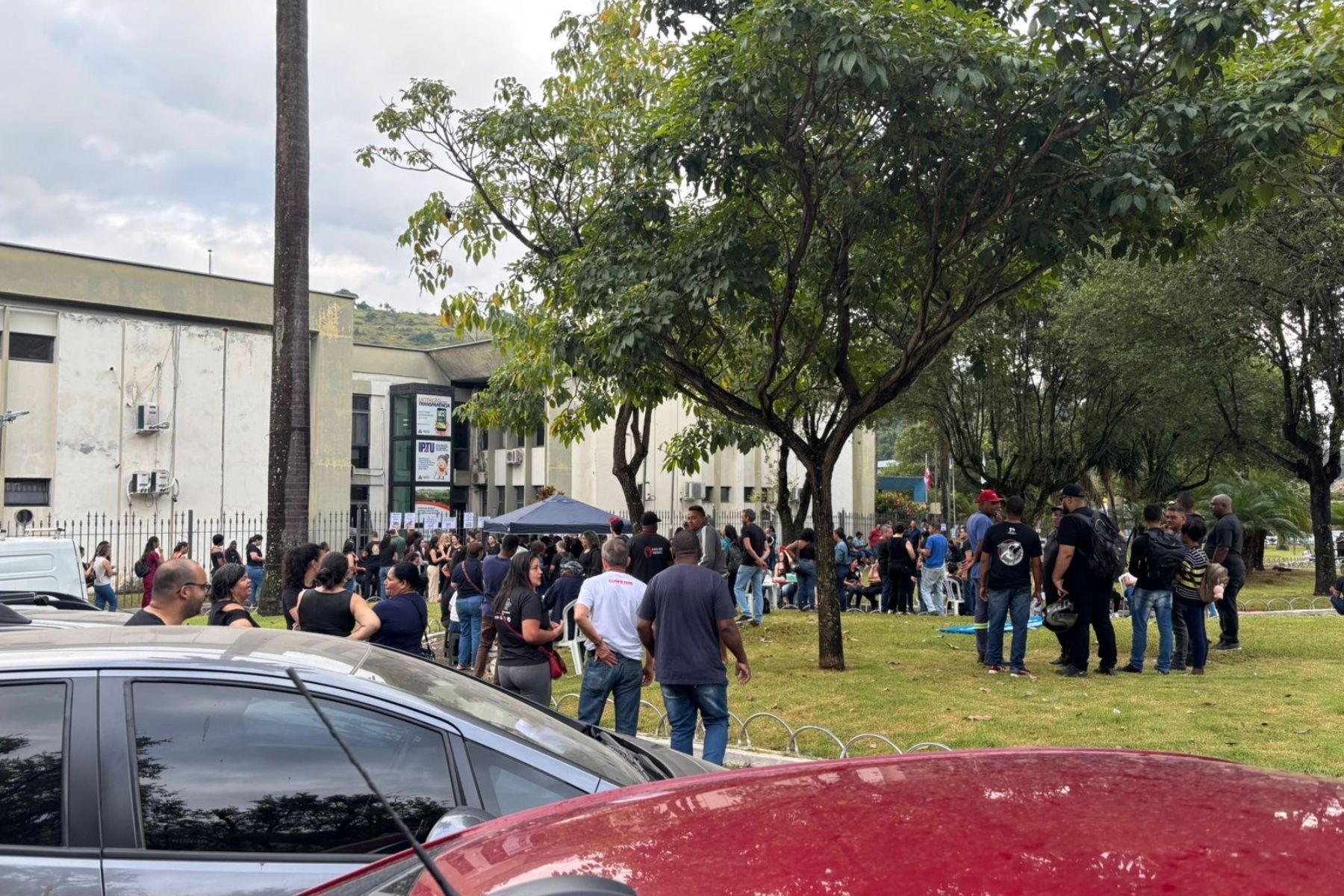 Servidores de Timóteo rejeitam proposta de reajuste e mantêm greve