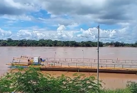 Balsa desgovernada assusta moradores no Norte de Minas Gerais