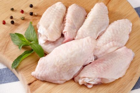 Setor de frango supera crise no Oriente Médio e bate recorde de exportações em março