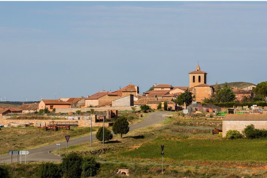 Conheça Arenillas: cidade com menos de 30 moradores oferece moradia e trabalho na Espanha