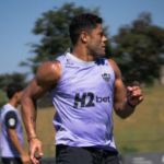 Em negociação com o Fluminense, Hulk participa de treino com grupo do Atlético