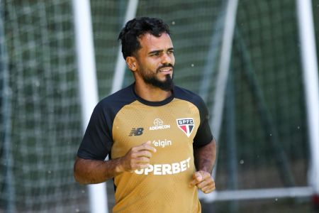 Danielzinho ganhará espaço como titular do São Paulo • Divulgação/São Paulo FC