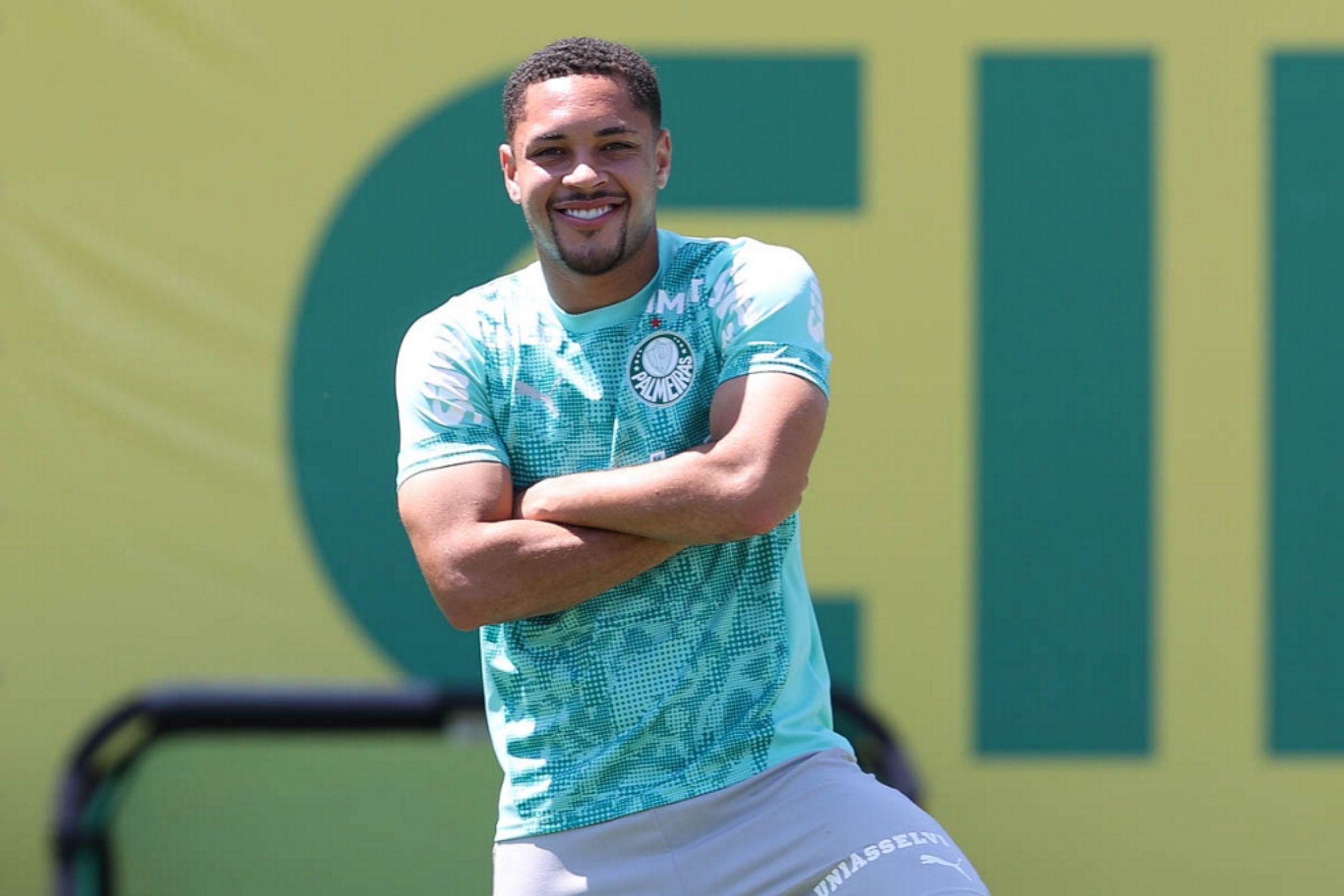 Vitor Roque ganha previsão para voltar a jogar pelo Palmeiras; veja