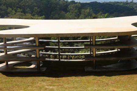 A instalação Contraplano, de Lais Myrrha, em comemoração aos 20 anos do Instituto Inhotim, em Brumadinho (MG) • Tomaz Silva/Agência Brasil