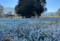 Dois ciclones provocam chuva forte, frio e risco de geada no Brasil; veja onde