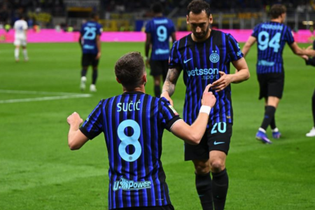 Petar Sučić comemora gol da virada da Inter contra o Como