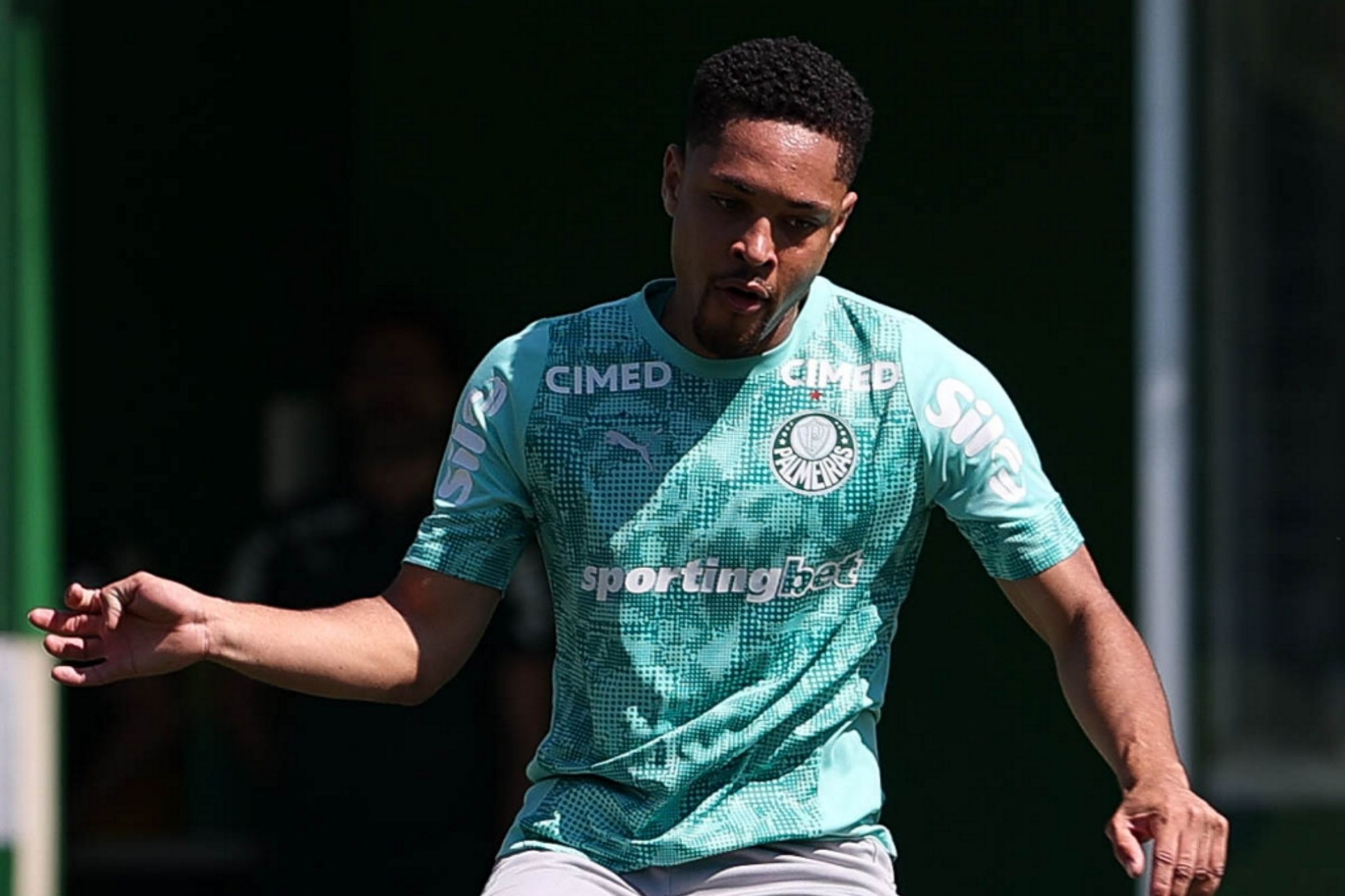Vitor Roque e Paulinho? Palmeiras treina com novidades visando Athletico-PR