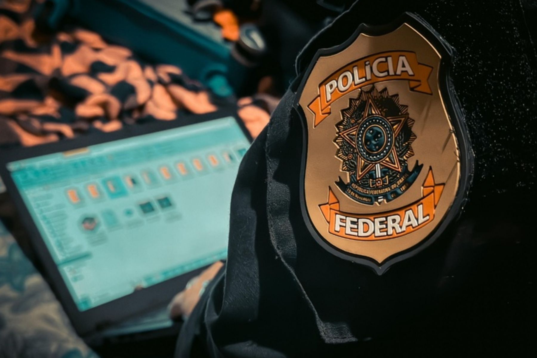 PF faz operação contra grupo suspeito de esconder cocaína em cargas de café