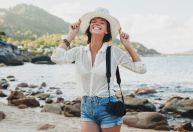 Veja os destinos mais seguros para mulheres viajarem sozinhas em 2026