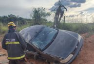 Acidente mata mulher no Sul de MG; carro com duas crianças seguia para encontro entre amigos