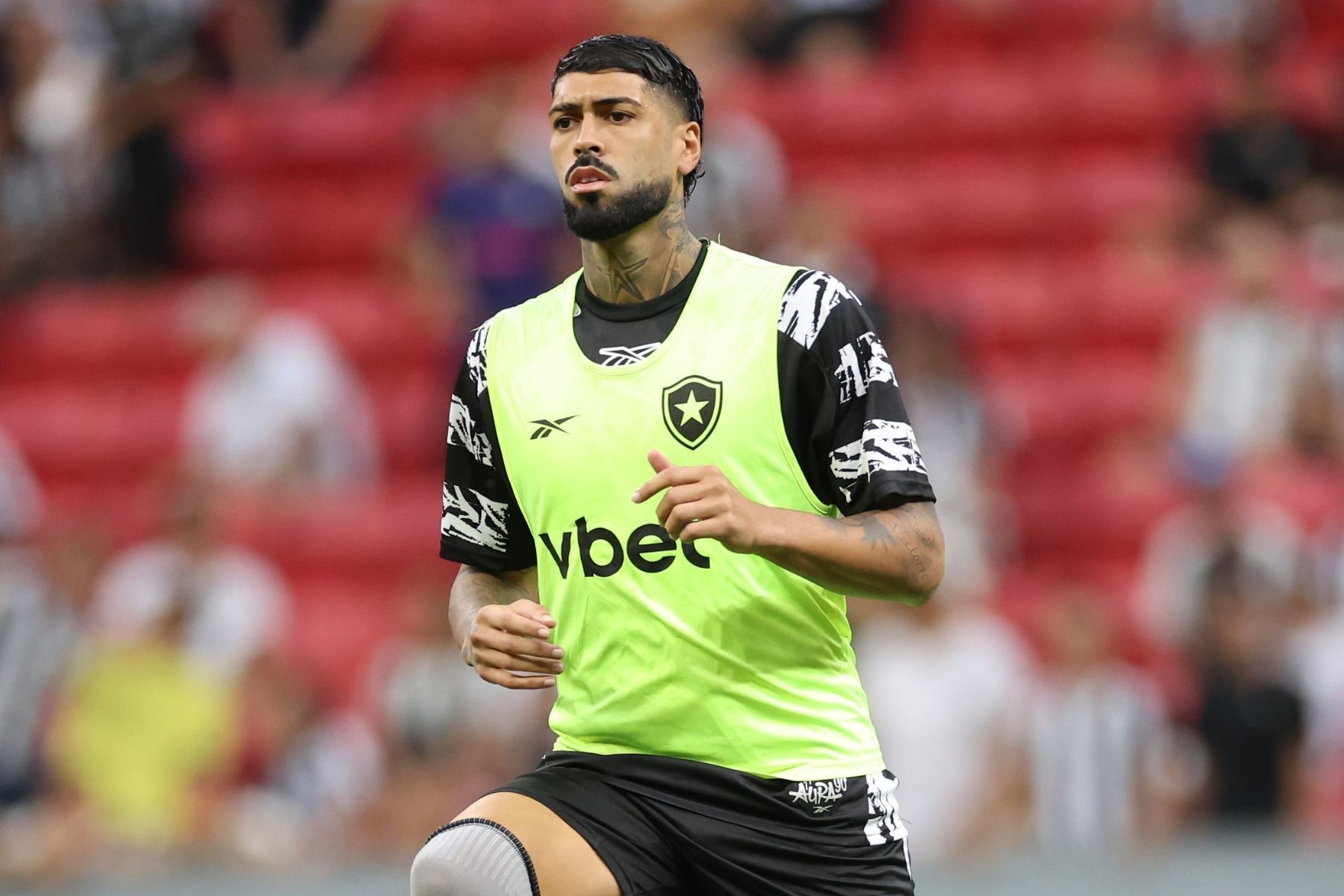 Técnico do Botafogo abre o jogo sobre ausência de Barboza, alvo do Palmeiras