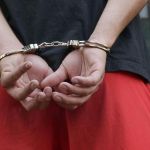 Turista da Ucrânia é preso suspeito bater em glúteos de brasileira em Santos-SP