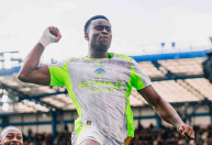 Em dia infeliz de Estêvão, City goleia Chelsea e cria clima de final na Premier League