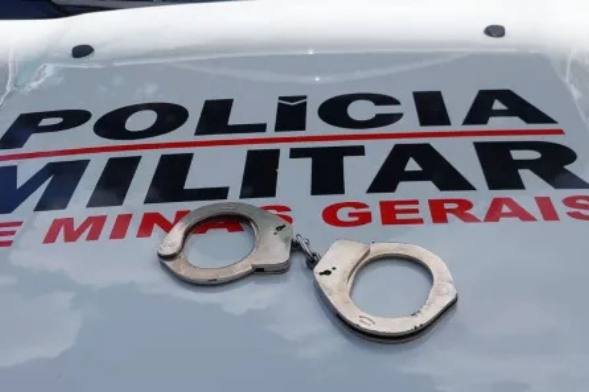 Homem é morto com golpe de faca em bar na Grande BH; suspeito é preso