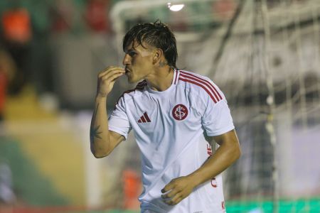 Bernabei após o gol marcado pelo Inter contra o Athletic