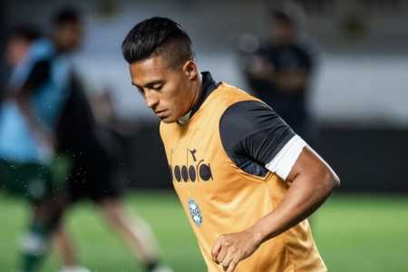 Sebastian Gómez antes do duelo do Coritiba com o Santos