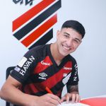 Athletico-PR renova contrato de Lucas Esquivel; veja detalhes
