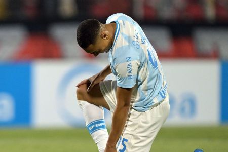 Carlos Vinicius depois de errar três pênaltis para o Grêmio contra o Palestino