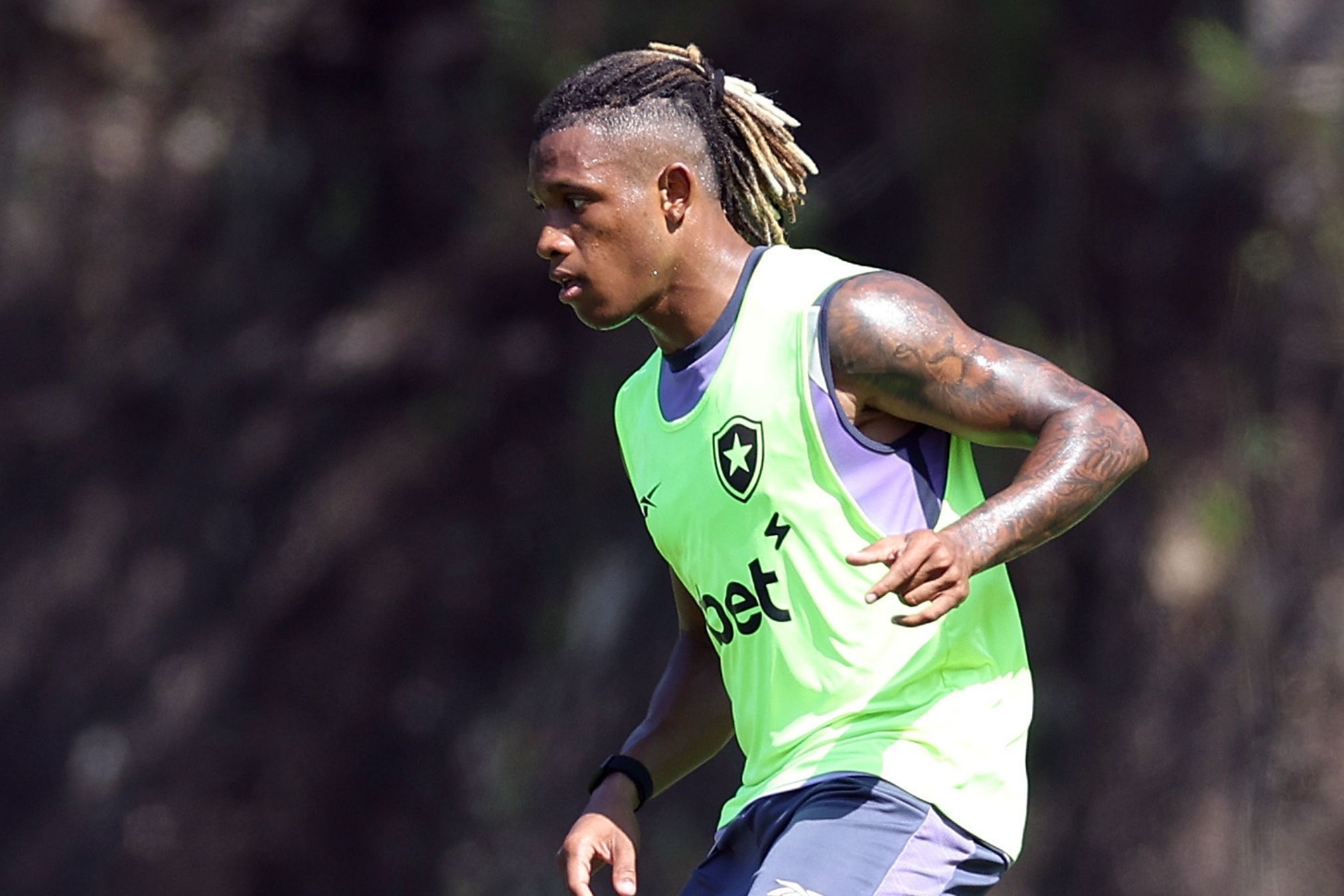 Palmeiras ou Europa? Entenda os planos de Danilo, volante do Botafogo