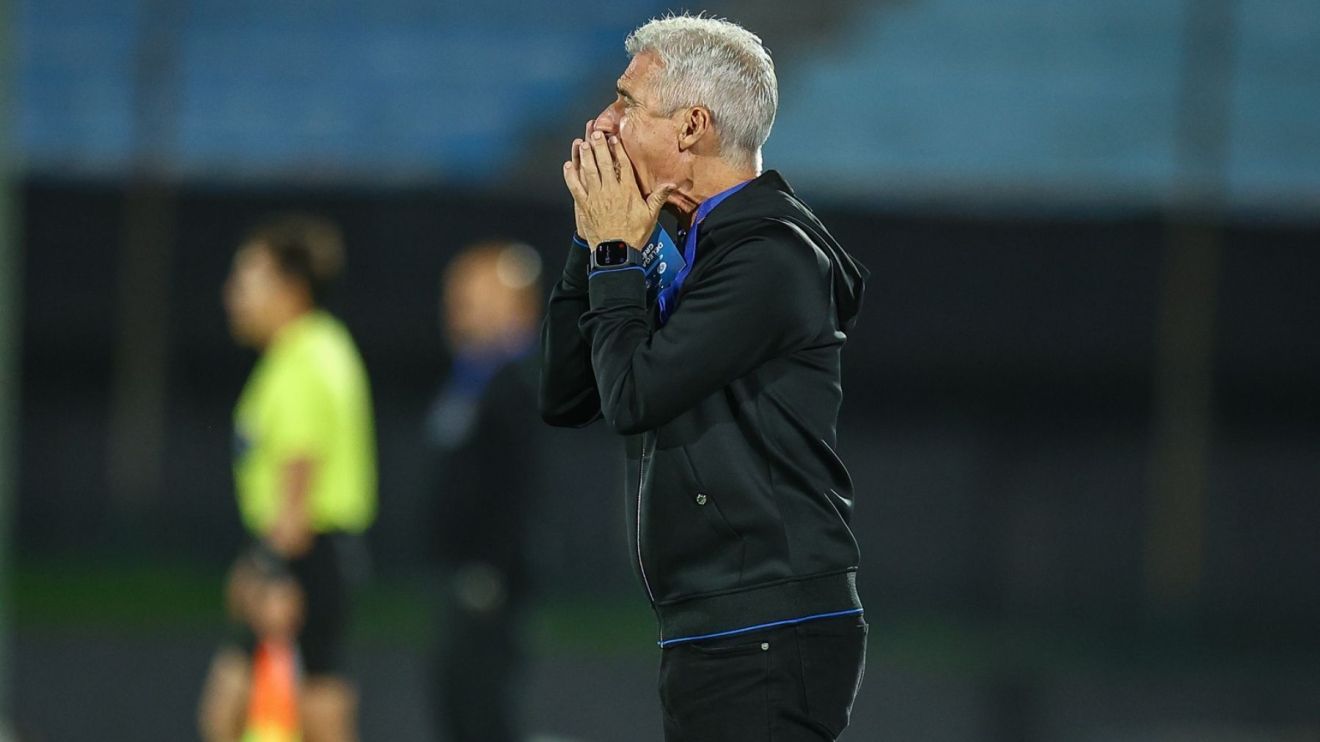 Luís Castro explica mudanças no Grêmio contra Torque e admite 'derrota merecida'