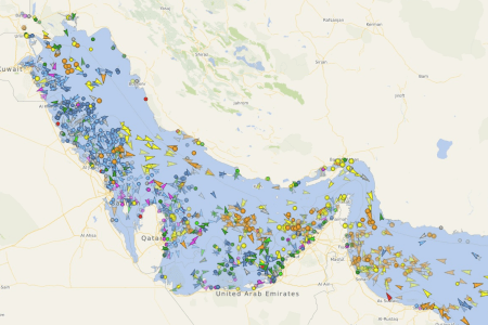 Por volta de 10h30, horário de Brasília, era possível encontrar grande movimentação no Estreito de Ormuz