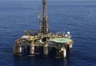 Petroleiras lucram US$ 3 mil por segundo em 2026 durante crise no Oriente Médio