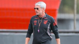 Athletico-PR tem desfalque e dúvida para enfrentar o Palmeiras pelo Brasileiro