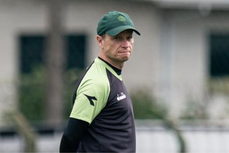 Fernando Seabra prepara o Coritiba para duelo com o Botafogo