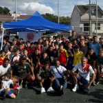 Com presença de joia do Athletico-PR, projeto social incentiva futebol para crianças