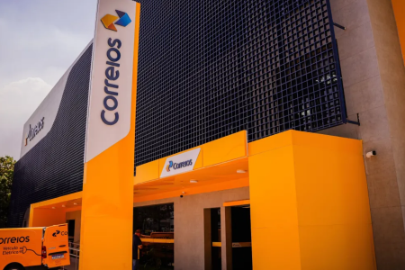 Correios teve prejuízo de R$ 8 bilhões em 2025