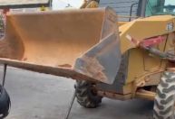 Motociclista morre após colisão com retroescavadeira no Tiradentes, em Ipatinga