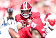 Draft da NFL 2026 começa com Mendoza favorito e dúvidas após 1ª escolha