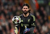 Inter pode lucrar com ida de Alisson do Liverpool a Juventus; veja valores