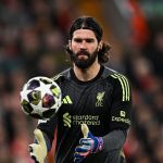 Inter pode lucrar com ida de Alisson do Liverpool a Juventus; veja valores