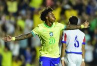 Clube europeu mantém interesse em joia do Athletico-PR e pode fazer investida