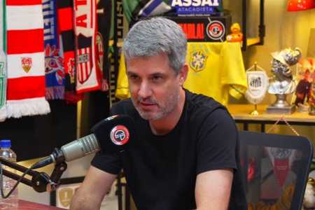 Eduardo Freeland em entrevista ao Charla Podcast, no Youtube