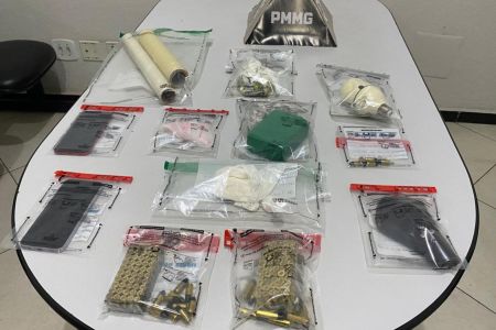 Criança de 3 anos é resgatada após ser abandonada em 'esconderijo do crime' em MG