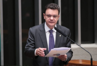 Novo ministro do TCU diz que analisará com ‘cautela’ eventual caso envolvendo Flávio Bolsonaro