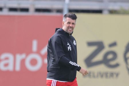 Pezzolano em treino do Inter antes do GreNal 452