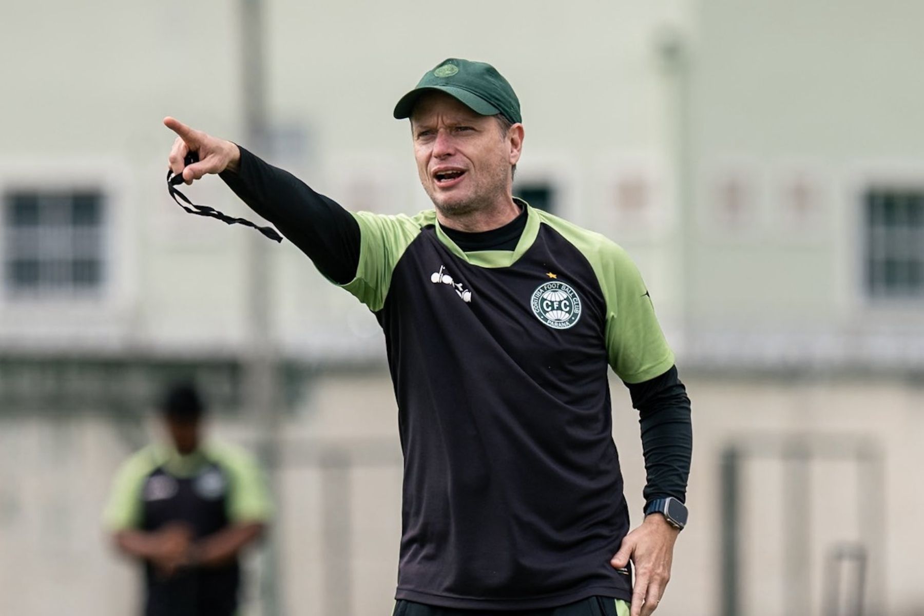 As opções de Seabra no Coritiba para duelo com o Flamengo pelo Brasileirão
