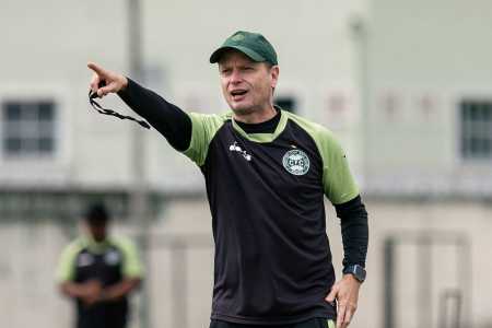 Fernando Seabra em treino do Coritiba no CT da Graciosa, em Curitiba