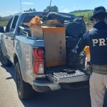 PRF prende quatro com mercadorias sem nota em veículo da prefeitura na BR-381