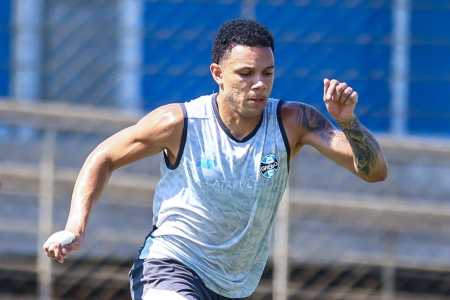 Viery em treino do Grêmio no CT Luiz Carvalho, em Porto Alegre