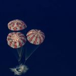 Artemis II chega ao fim com pouso no oceano e retorno de astronautas à Terra